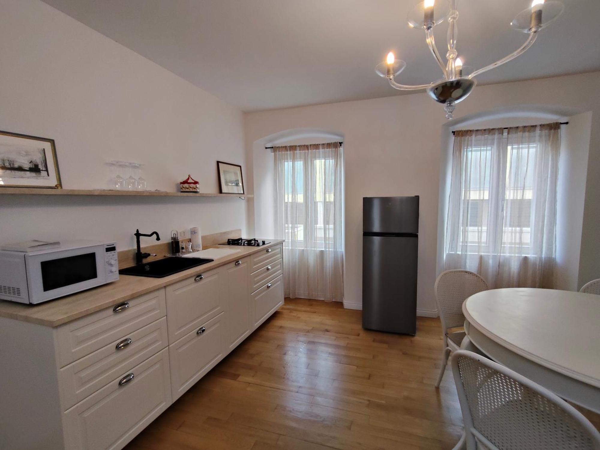 Casa Renova, Intero Appartamento, 2 Camere, Max 4 Ospiti, Zona Storica